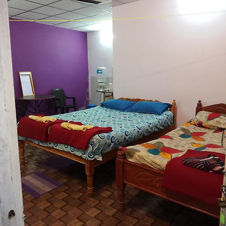 The Leisure Home Stay Shadipur Esterno foto