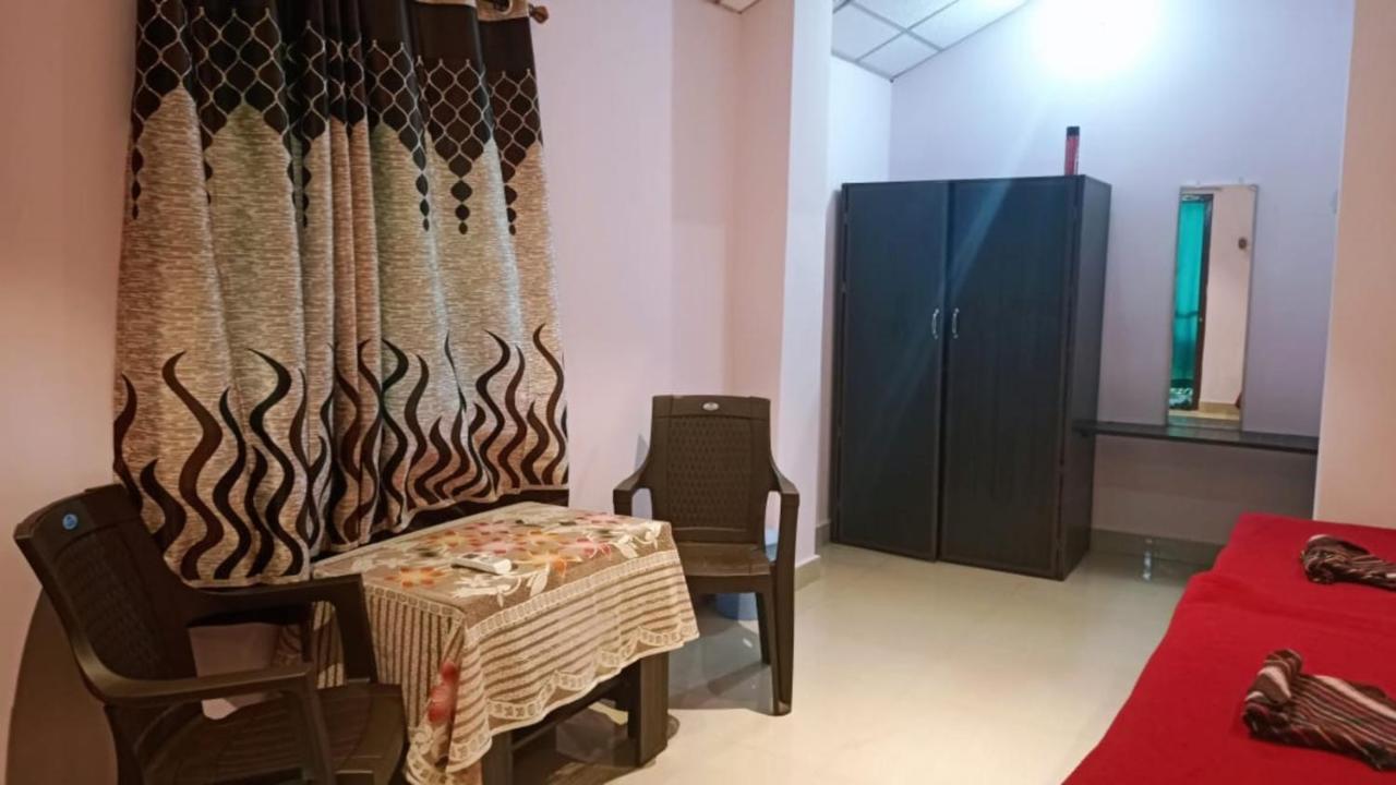 The Leisure Home Stay Shadipur Esterno foto