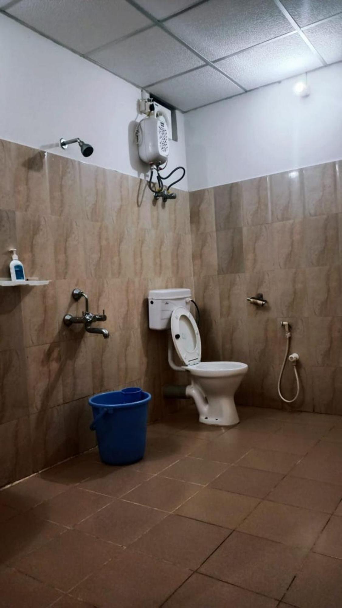 The Leisure Home Stay Shadipur Esterno foto