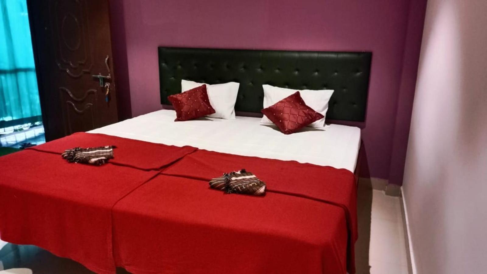 The Leisure Home Stay Shadipur Esterno foto